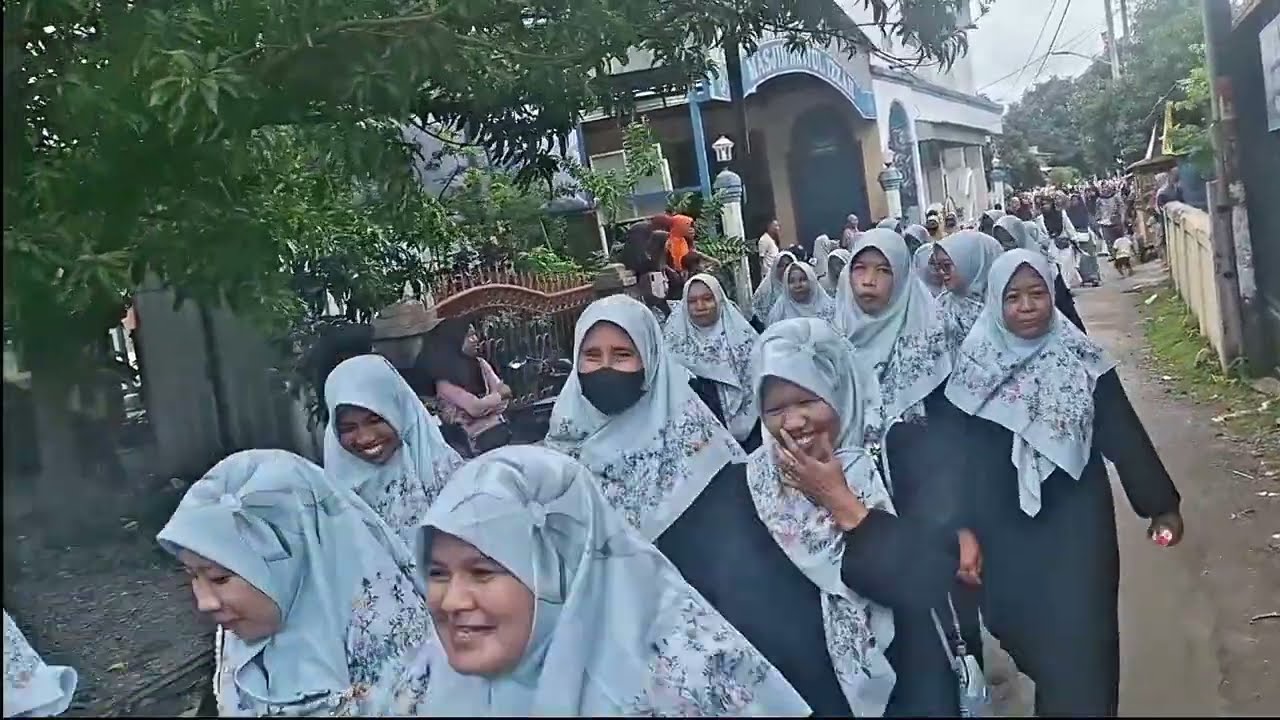 PAWAI KELUARGA BESAR KDM #drums #pawai #carnaval #kdm #tpq #marchingband #ibu #ayah