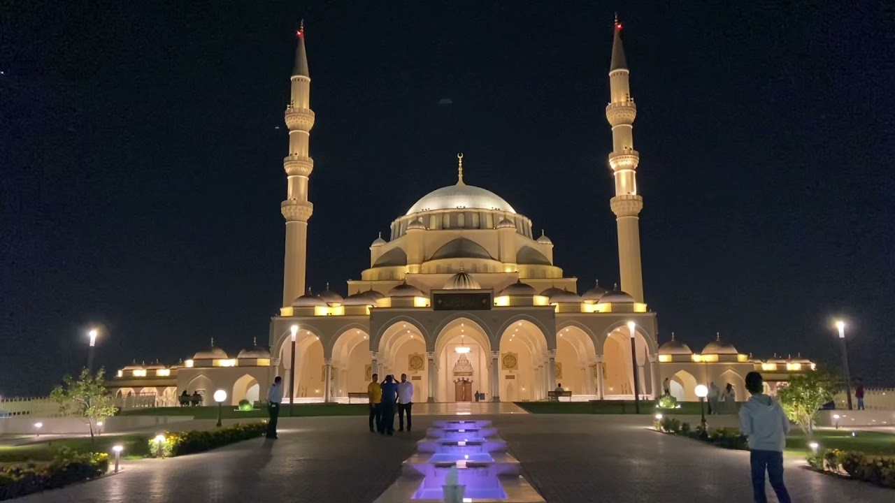 Sharjah Mosque - Sharjah Masjid - The Emirate's Largest Mosque