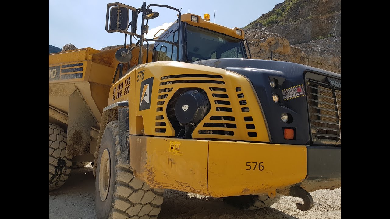KOMATSU HM400-3  -Knickgelnkter LKW ( DUMPER-Off-road fahren)