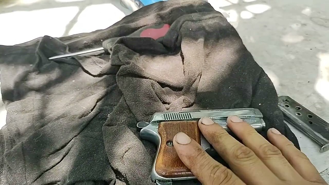 TITAN FIE E28 25 ACP  replica de tangfoglio.