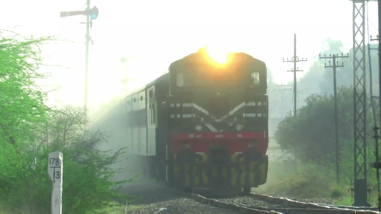 5Up Green Line Express Through Pass Faisalabad Dry Port Railway Station | Pakistan Railways