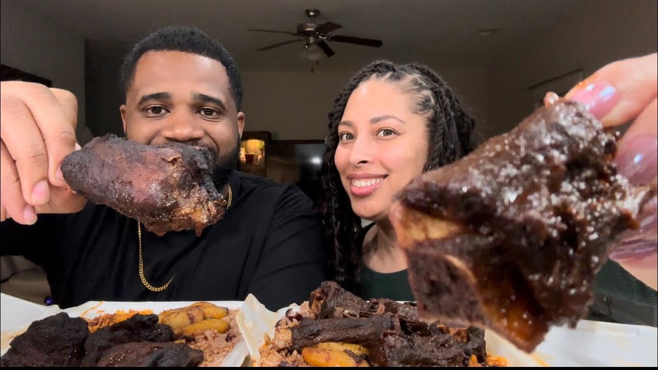 Juicy Jamaican Oxtails from Irie Caribbean Cuisine and Brown Stewed Chicken #mukbang #jamaicanfood 