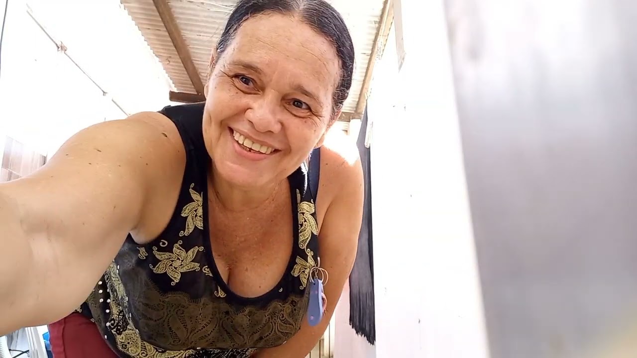 lavando roupa e depois tomando aquele banho de torneira tá muito quente 🔥