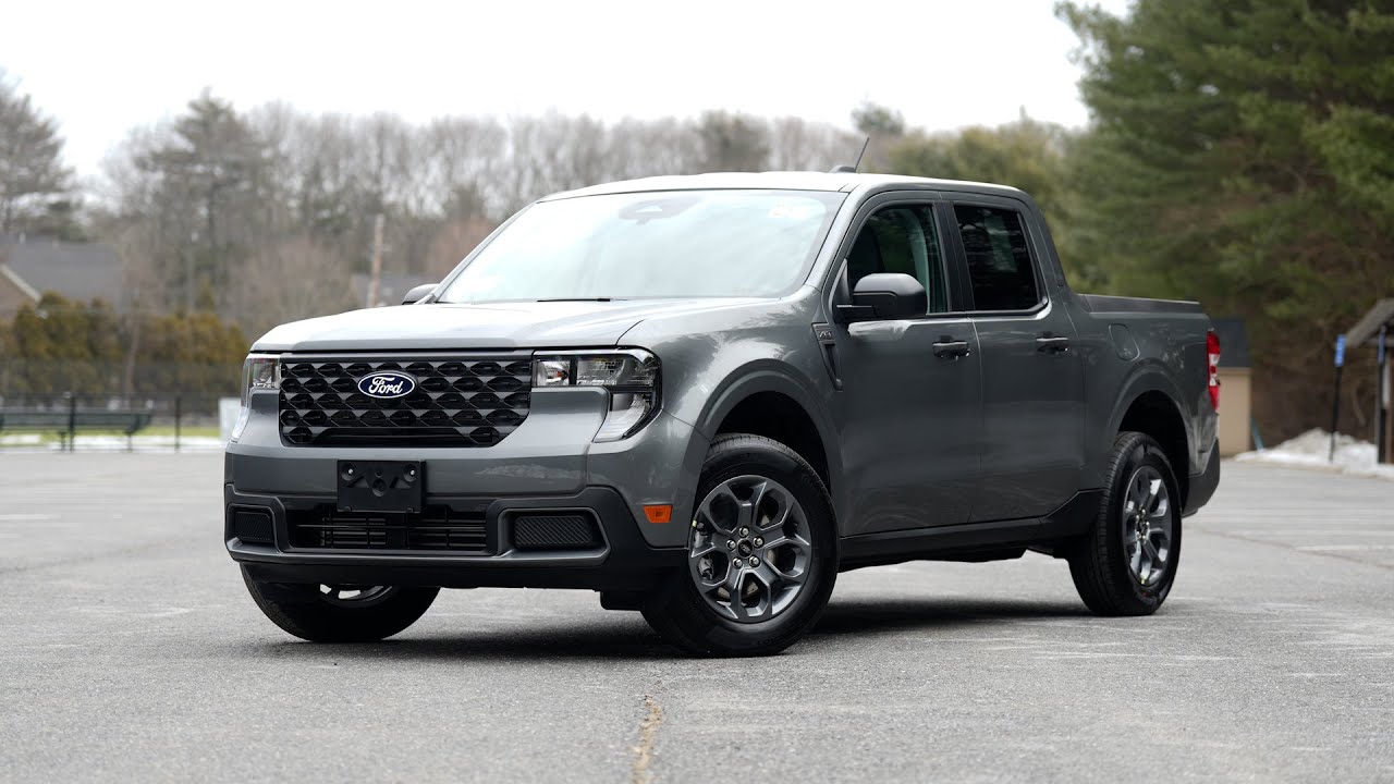 2025 Ford Maverick XLT Review - How Is This The Only Small Pickup Truck In The US?