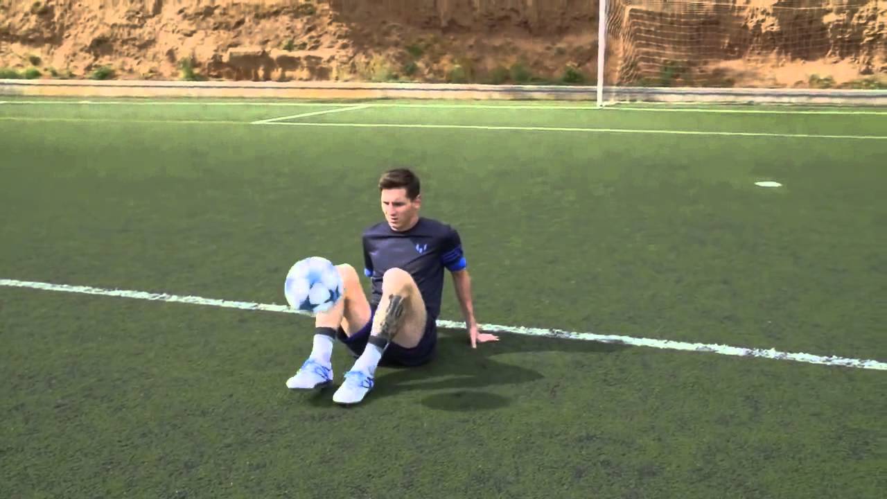 Messi is Back Amazing Freestyle / 2015 juggling skills bicycle kick goal