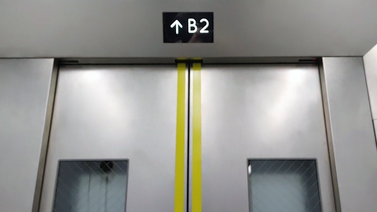 横浜市営地下鉄ブルーライン あざみ野駅のエレベーター (日本エレベーター製造)