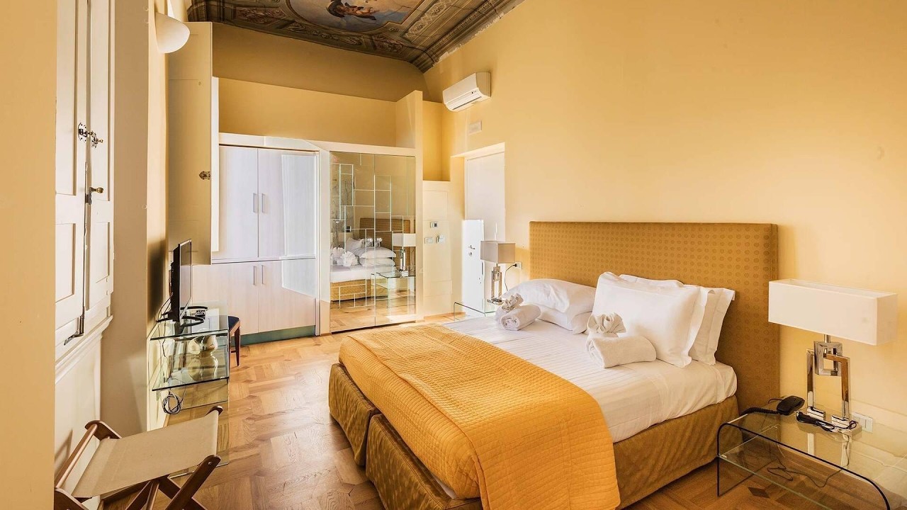 Hotel la Scala, Florence, Italy | Travel With Divya