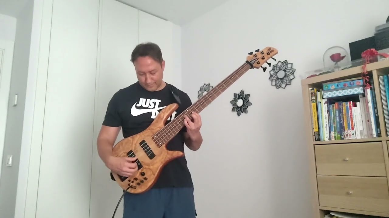 Jaco Pastorius Medley (bajo solo)