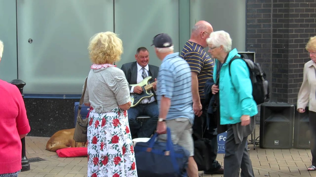 Andy J, the busker