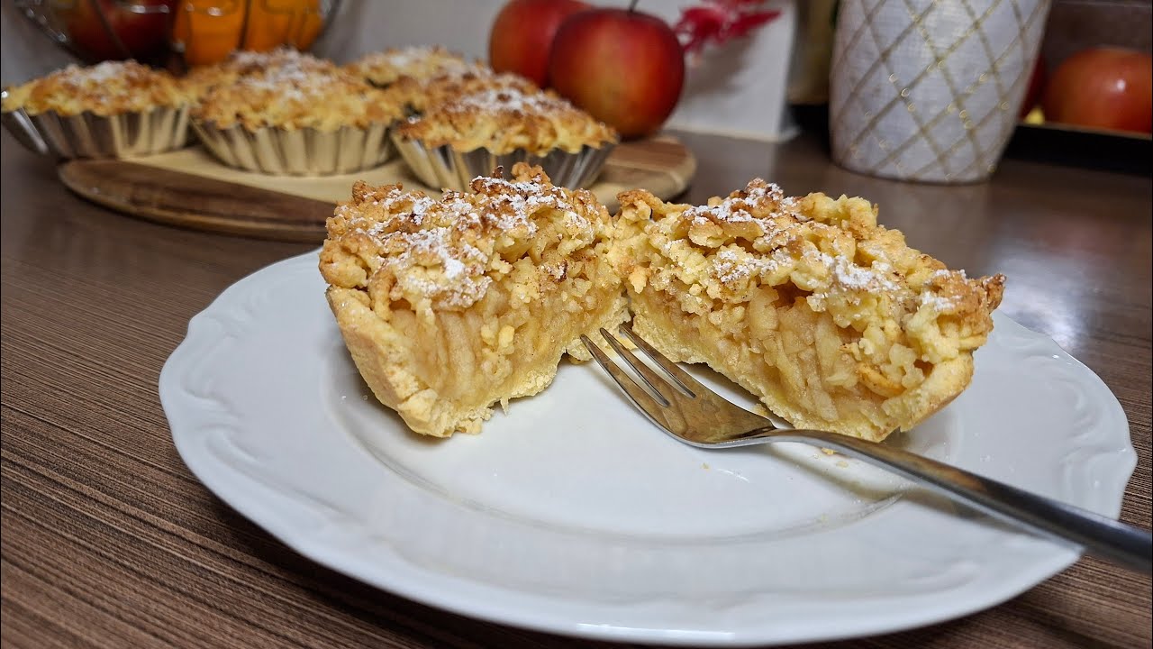 Mini Tarta z Jabłkami 👌 Maślane ciasto z Jabłkami cynamonem i Kruszonką 😋