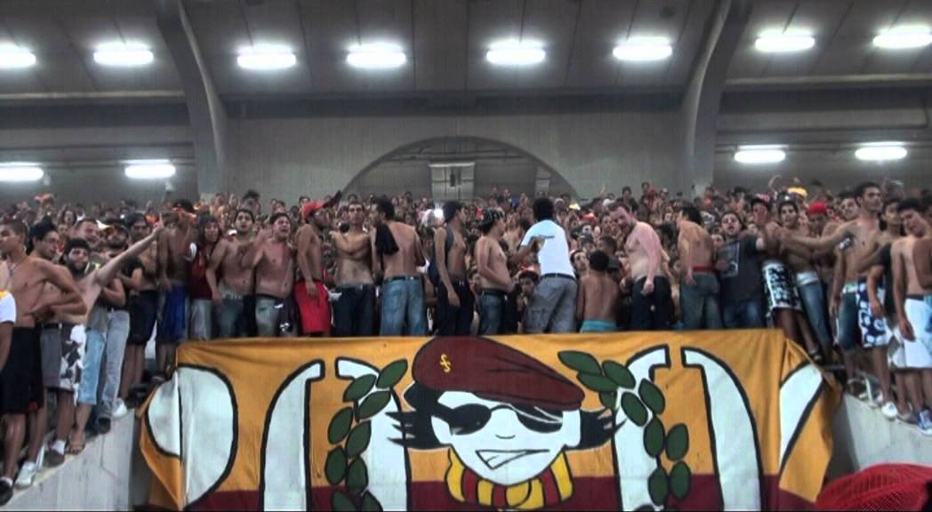 Quelque minute avec les maitre des tribunes SUPRAS SUD 04 / EST VS CHLAF