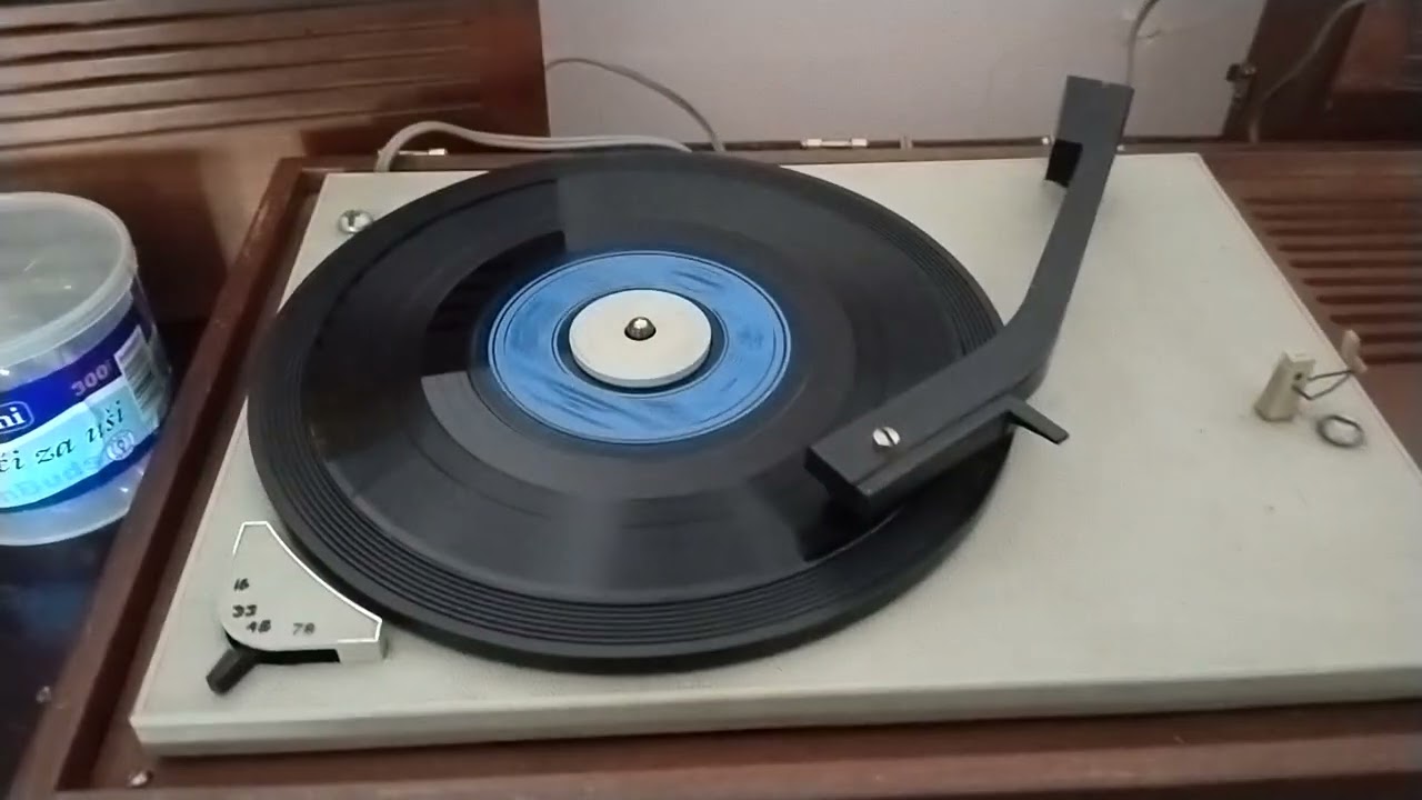 Gramofon  Riz-Traviata stereo