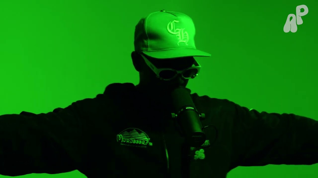 Vontee the singer - Urus (Live performance w/ AP)