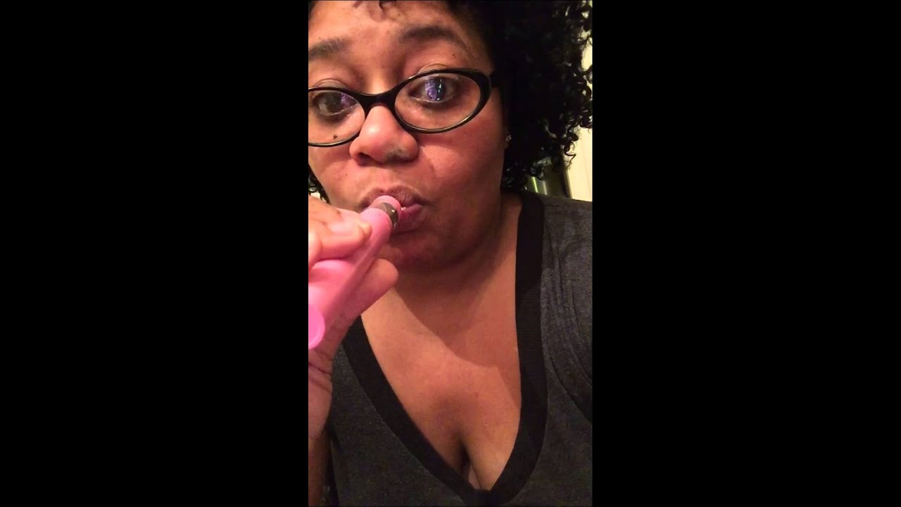 Mom tries Vape Pen for the first time!! OMG!!