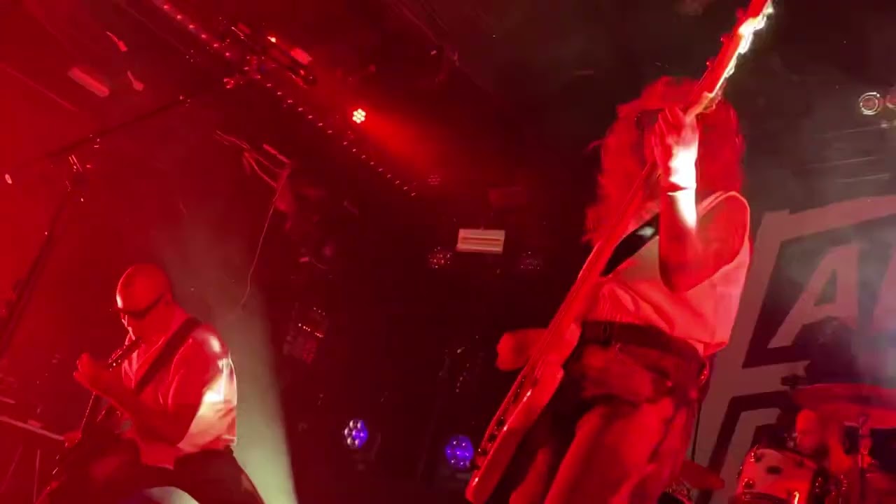 Haloo Helsinki! - Burning Man (Möysän musaklubi, Lahti 01.11.2024)