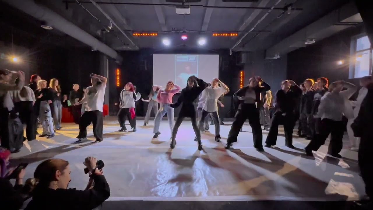 ONSTAGE K-POP RANDOM DANCE |KAZAN
