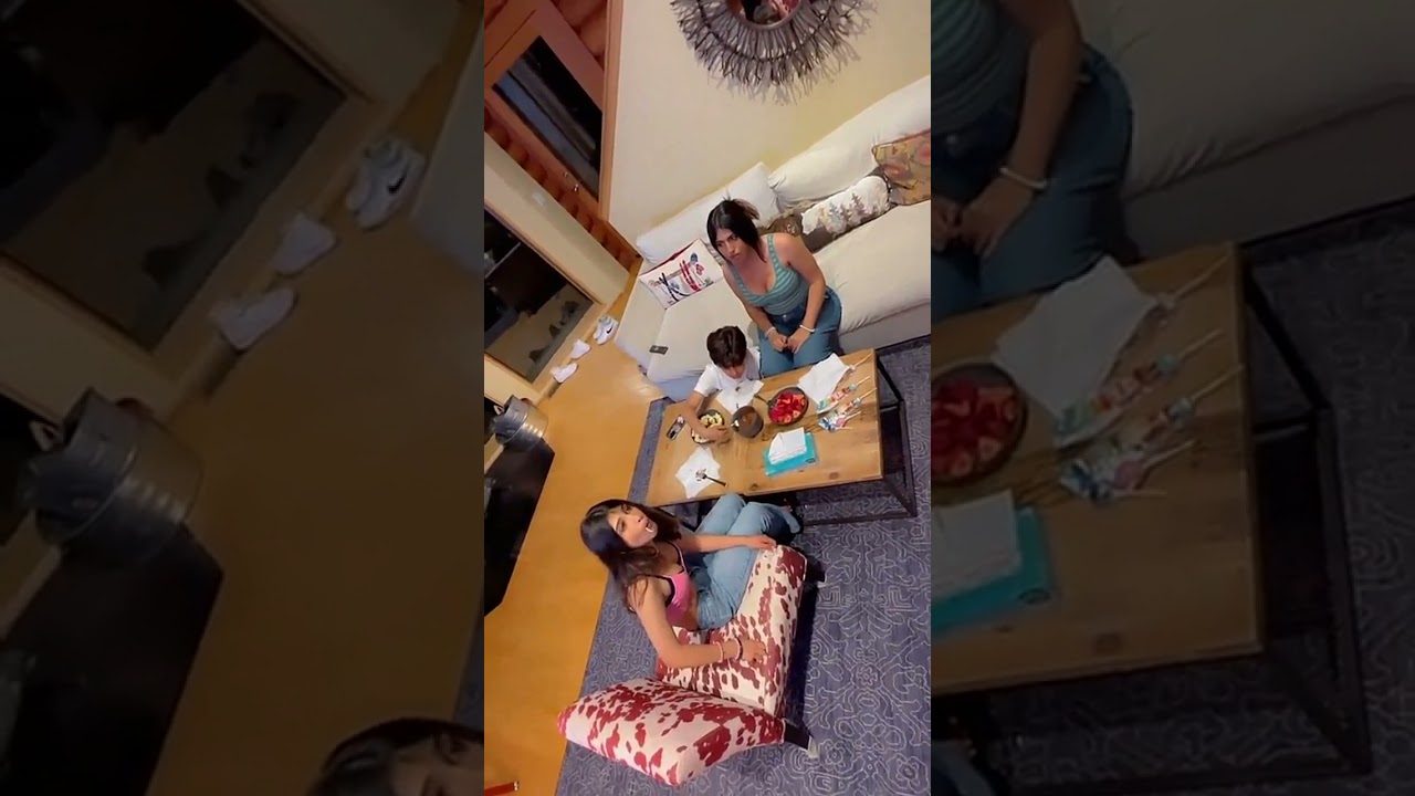 هند القحطاني | هند تصور بناتها بفلتر يطالعهم قصيرات ربى ورؤى القحطاني في فيلا في الغابة