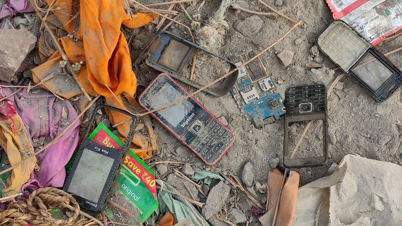found broken phone in the rubbish||destroy phone restoration