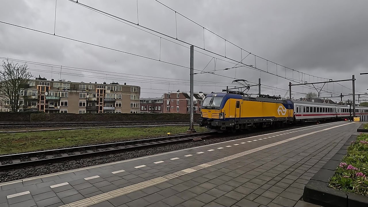 NS Vectron 193 735 passing Amsterdam Muiderpoort with IC 149 for Berlin Ostbf [24-03-24]