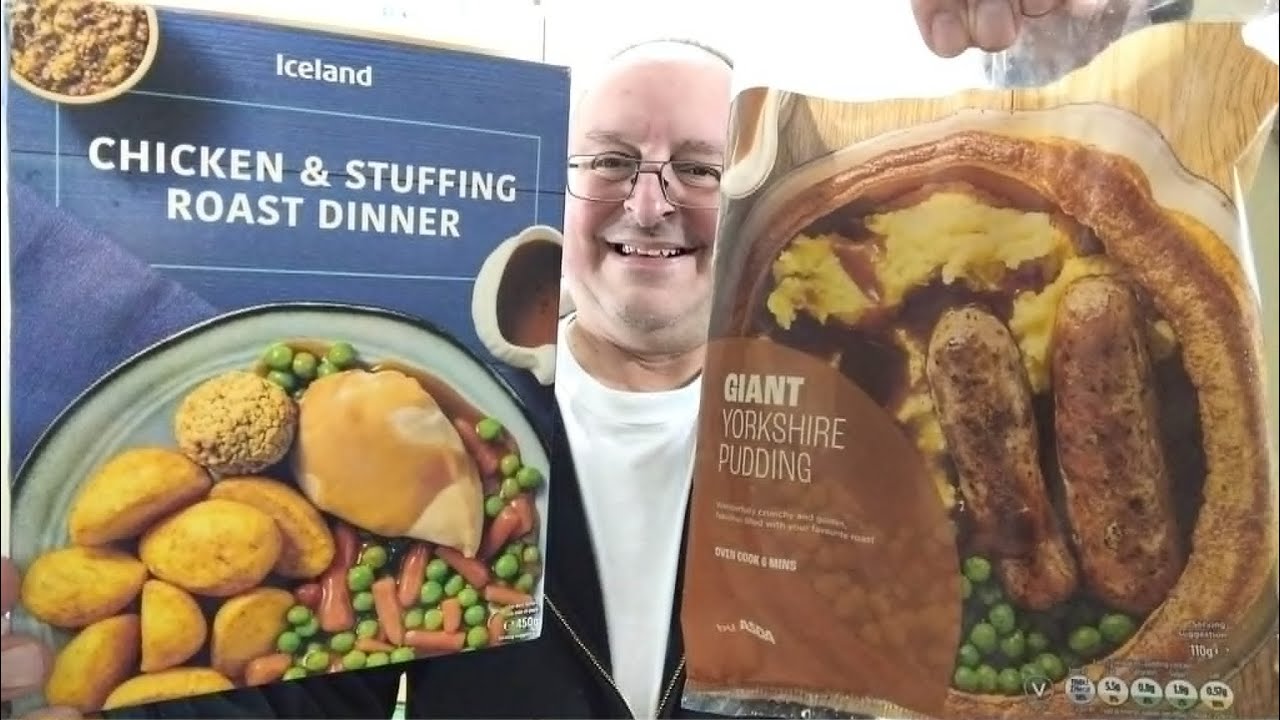 Iceland Chicken & Stuffing Roast Dinner In A Giant Yorkshire Pudding ~ Food Review 