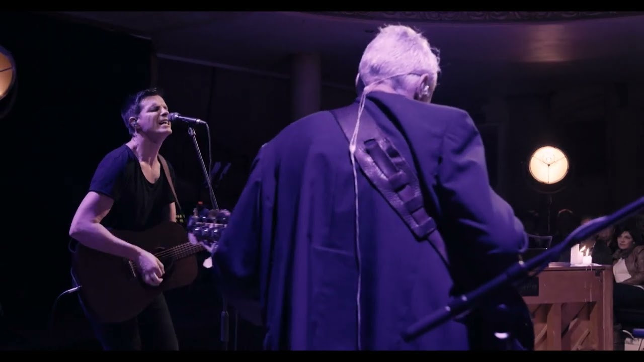 Elvis Blue - Lighthouse (Live)