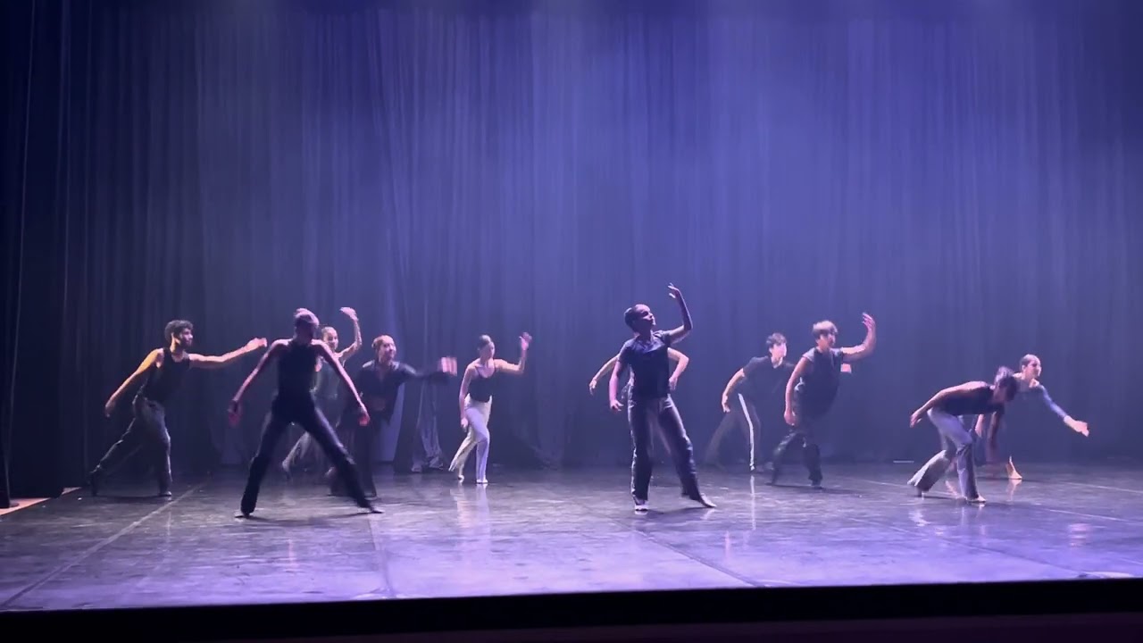 Contemporâneo/ no Teatro Escola Basileu França. / cultura experience 
