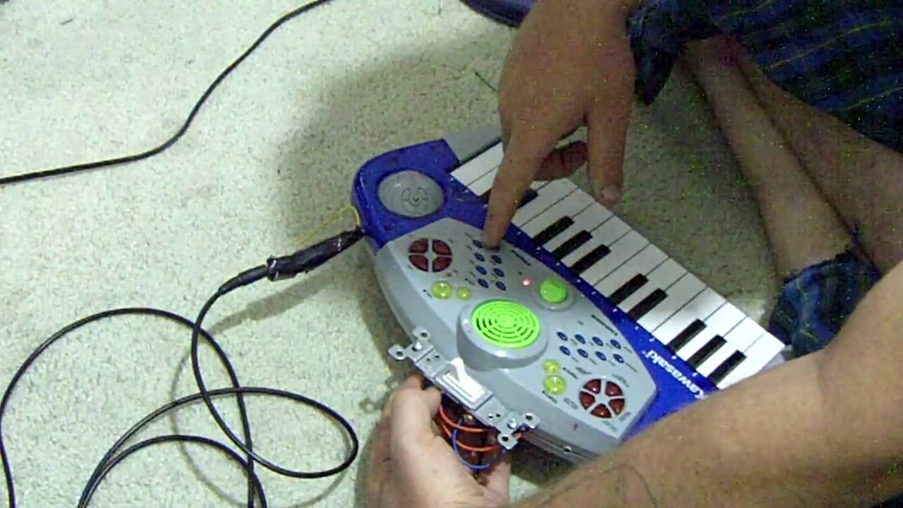 CLIP0013 (Kawasaki Toy Keyboard DSI Circuit Bend)