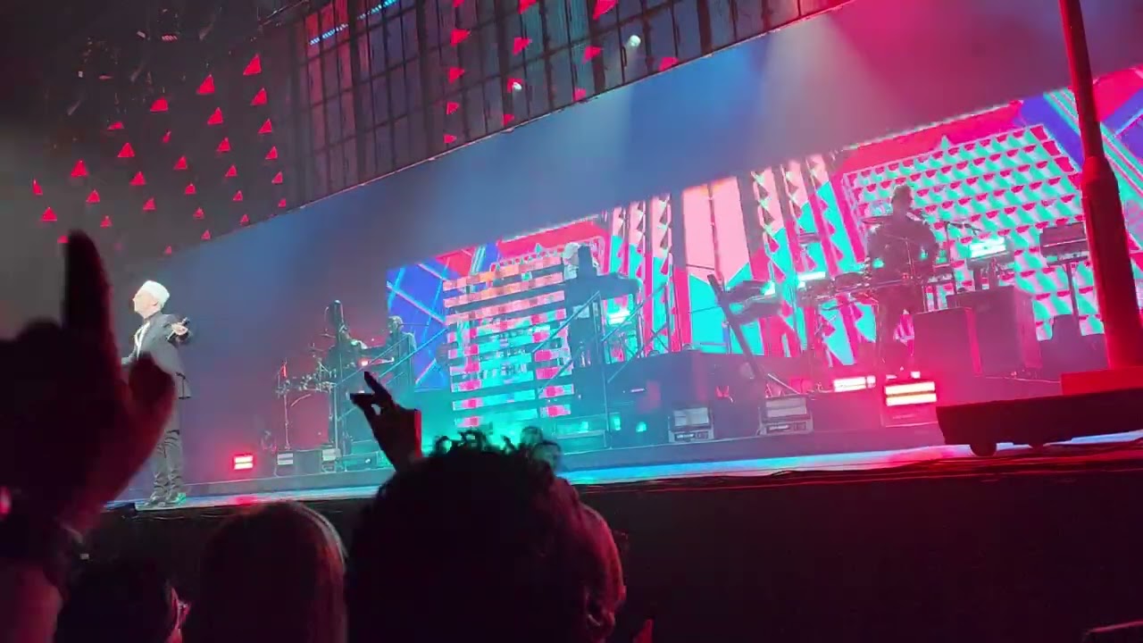 Pet Shop Boys - Domino Dancing & Dancing Star (São Paulo, 3/Mar/26 - Suhai Music Hall)