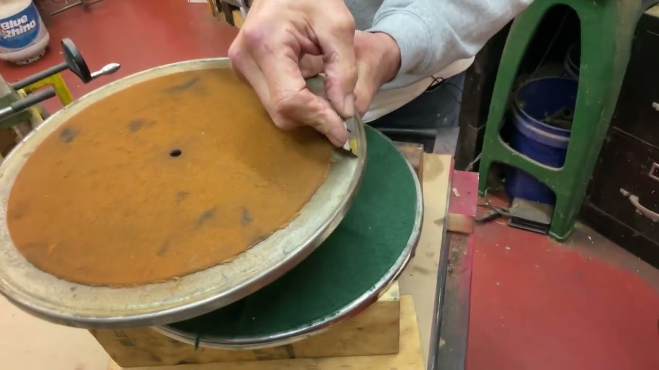 929.  How to felt the turntable on a Brunswick Phonograph