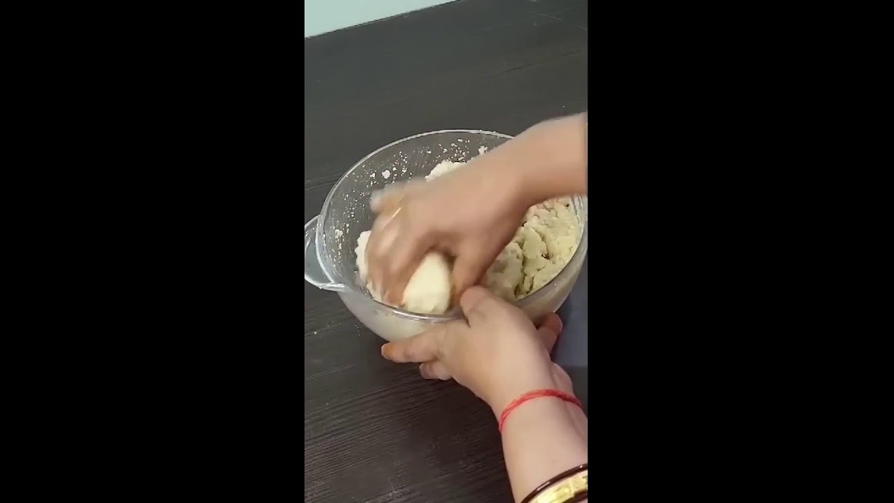 Grand Traditional Mathri and Khaja Festive Special – A Classic Crispy and Sweet Celebration Combo