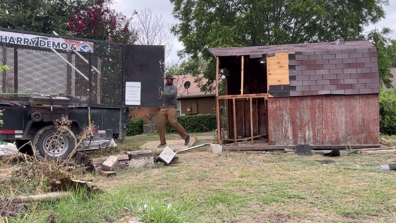 Shed demolition in The Colony, Texas!! (I WAS ATTACKED by BEES)