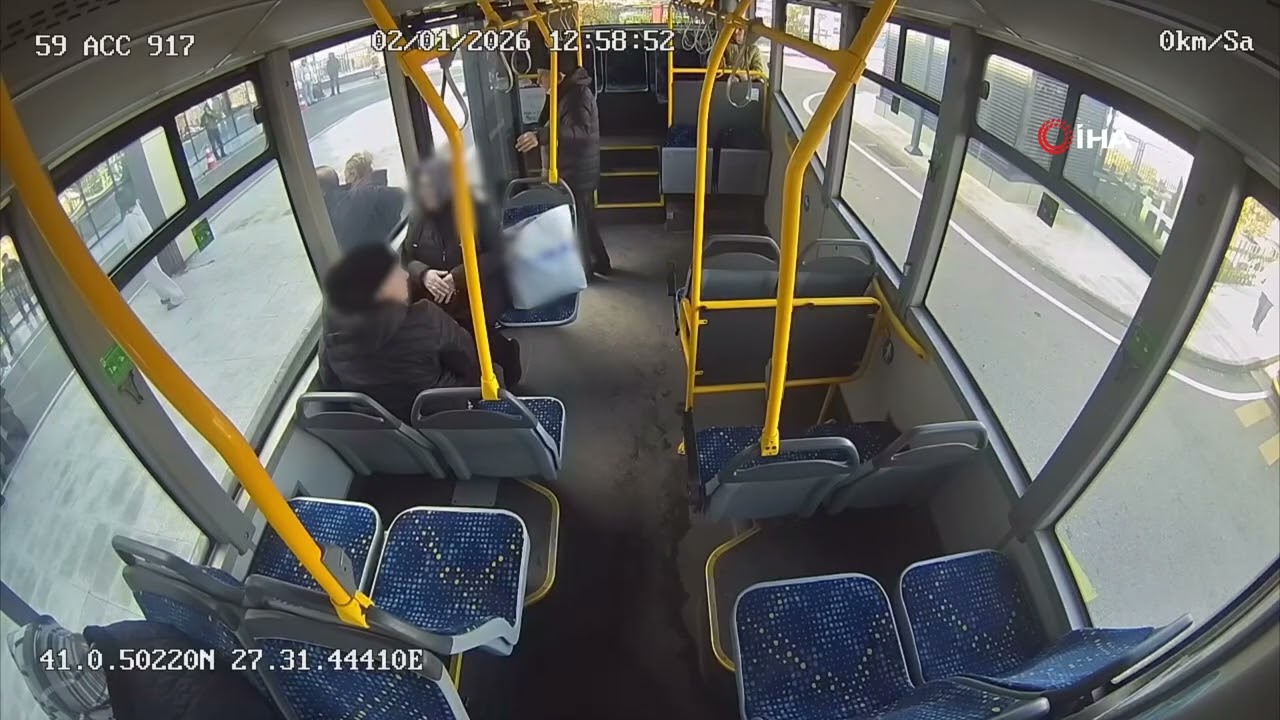 Halk otobüsü şoförü kalp krizi geçiren yolcuyu hastaneye yetiştirdi