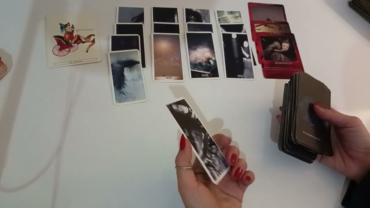 AKLINDAKİ KİŞİ SENİNLE İLGİLİ BÜYÜK BİR UYANIŞ YAŞIYOR #tarot