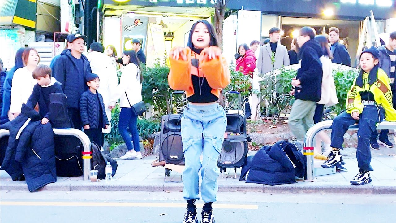 《ITZY_#ICY》 ♡영기스트#Youngest 강하솔#Hasol 있지#아이씨 20191123_172050 HongDae Busking 홍대버스킹 #SnowHorse