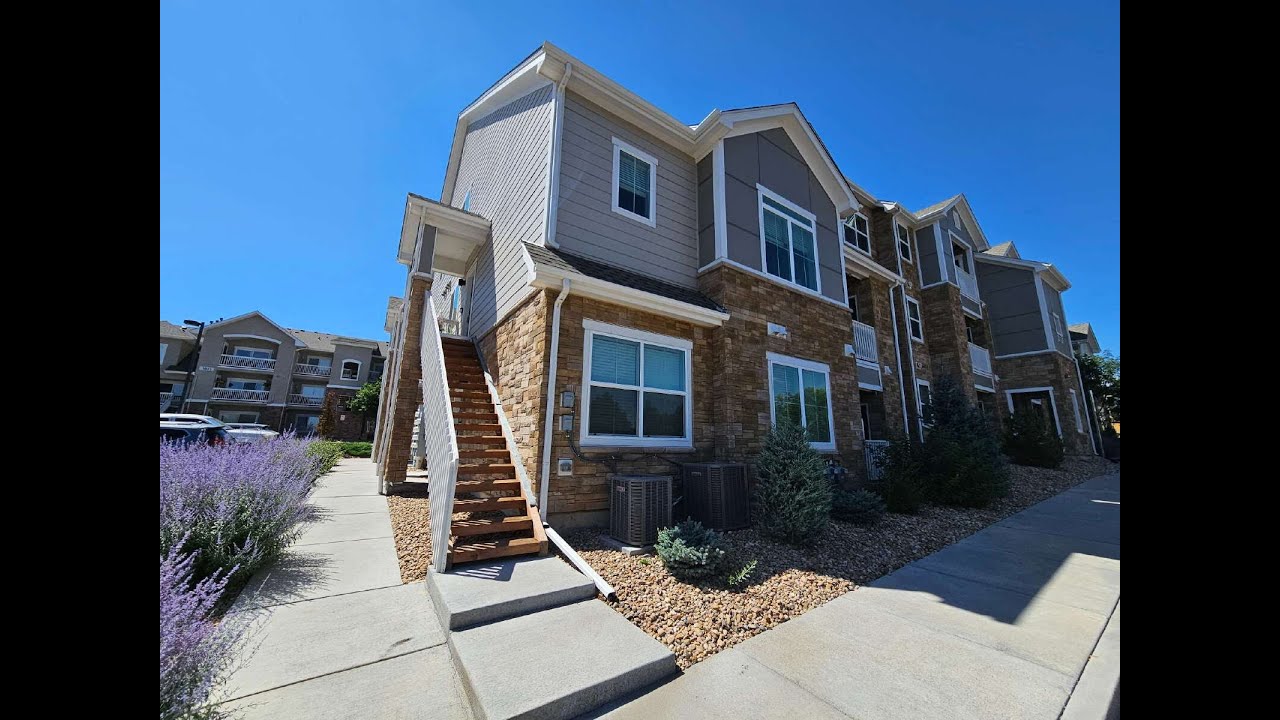Condo for Rent in Aurora 2BR/2BA by Property Management in Aurora