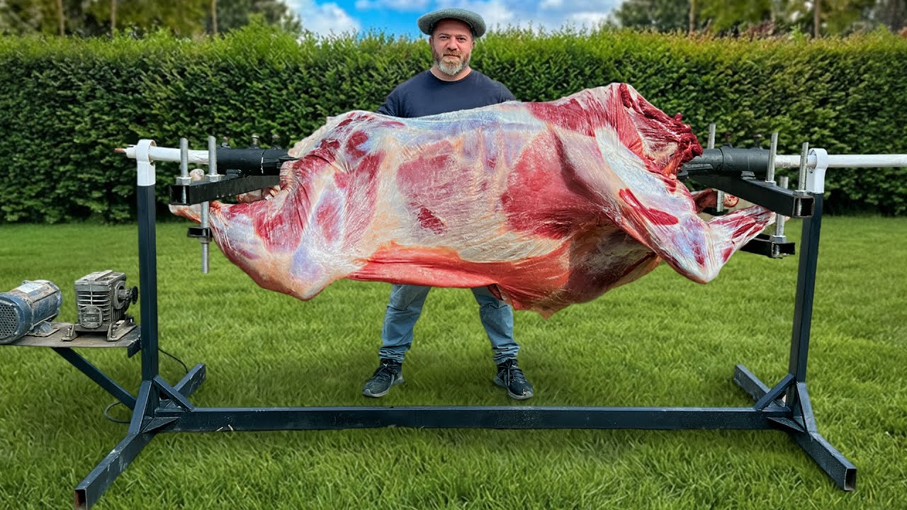 Cocinamos un Toro Gigante al Espeto 🔥 Carne para Todo el Pueblo