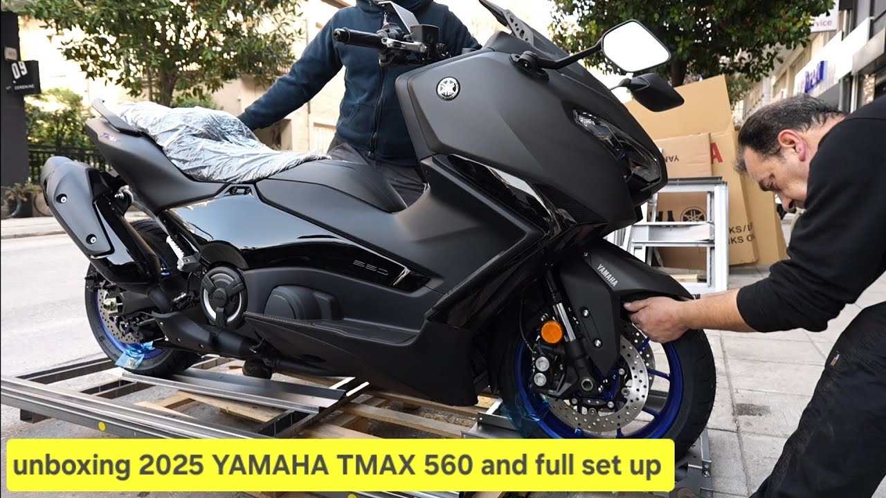 Unboxing 2025 YAMAHA TMAX 560 and full set up