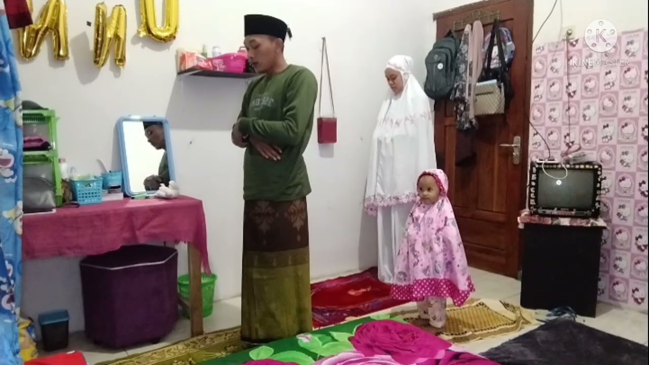 Unna Sholat bersama Ayah & Mama 💕