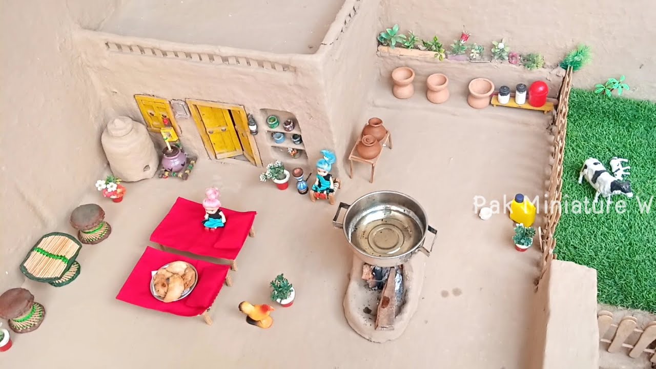 New year 2026 Ki New Recipe | Sweet Crispy Momo's| Bachon Ki Pasand By Pak Miniature World