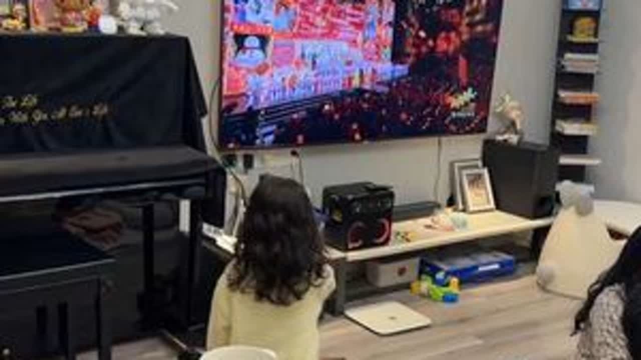 爸爸有一种在家过年又没在家过年的感觉～ #新年快乐 #人类幼崽 #隔辈亲 #舅舅带娃
