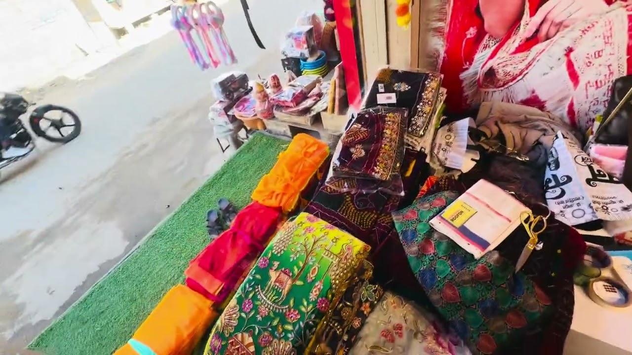 नई नई पोशाक  और नई डिजाइन के लहेंगे एक बार विडियो पूरा देकना 🥰ओडर नम्बर 9001587952