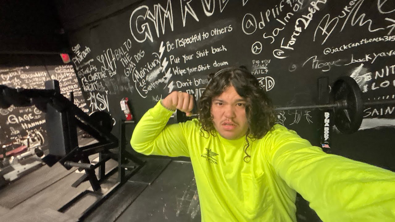 Fat to fit. Hi YouTube! Back and bi #gym #gymlife 