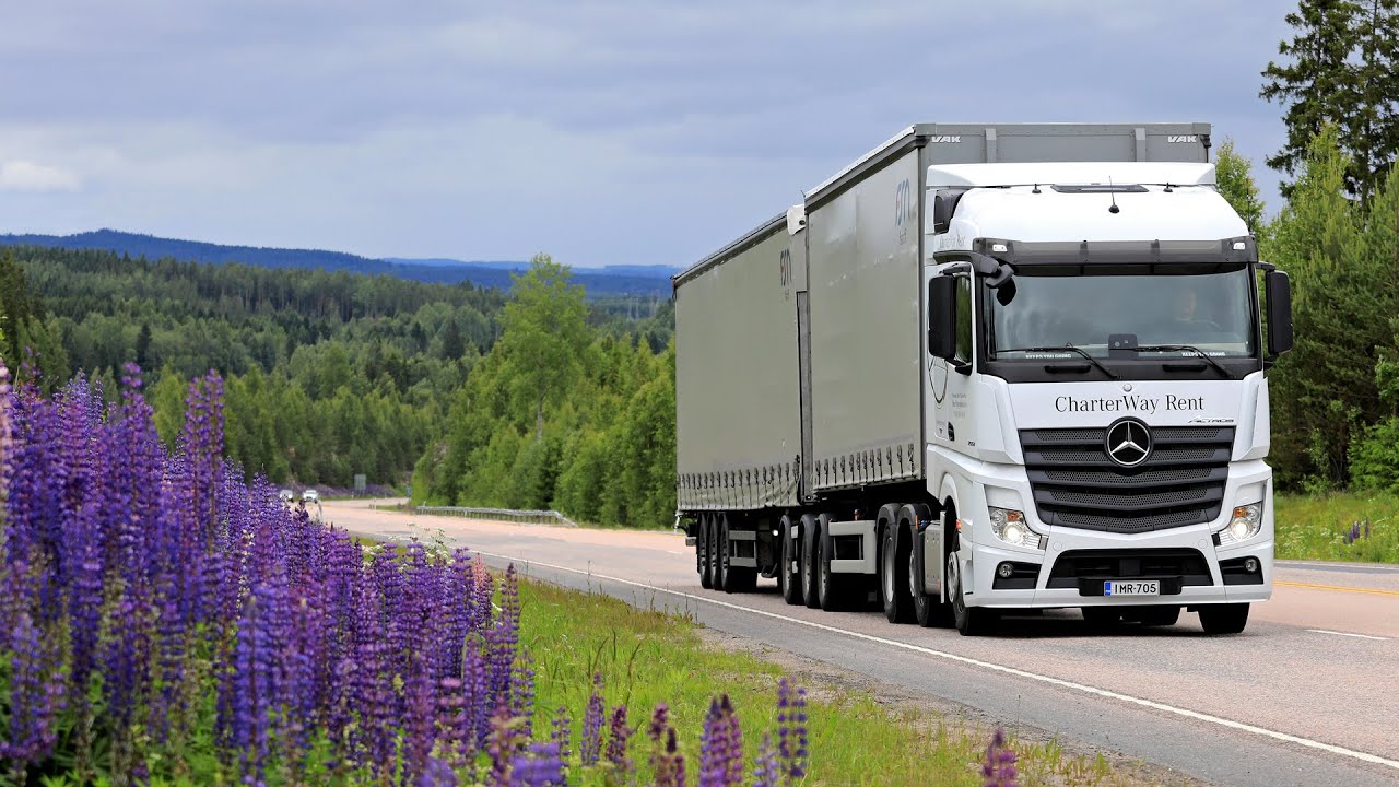 High Capacity Transport: Towards Efficient, Safe and Sustainable Road Freight