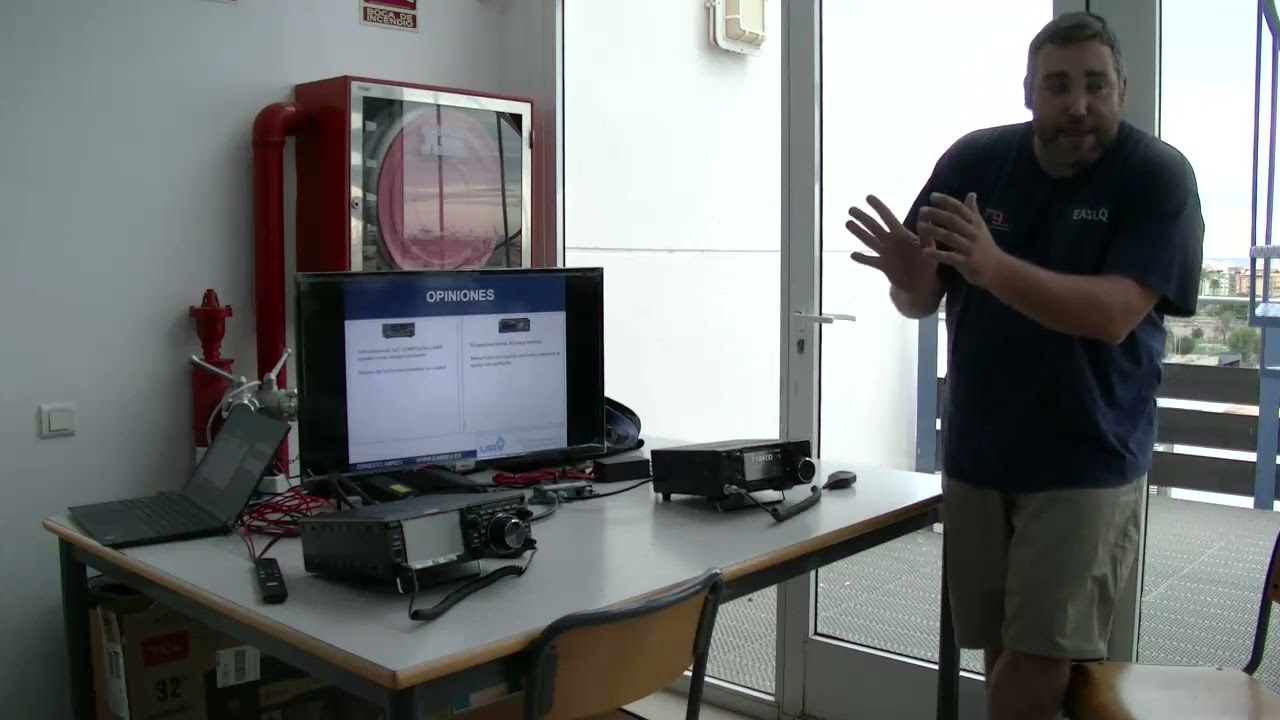 Charla 29 09 22 Comparativa YAESU FTDX 101  IC 7300