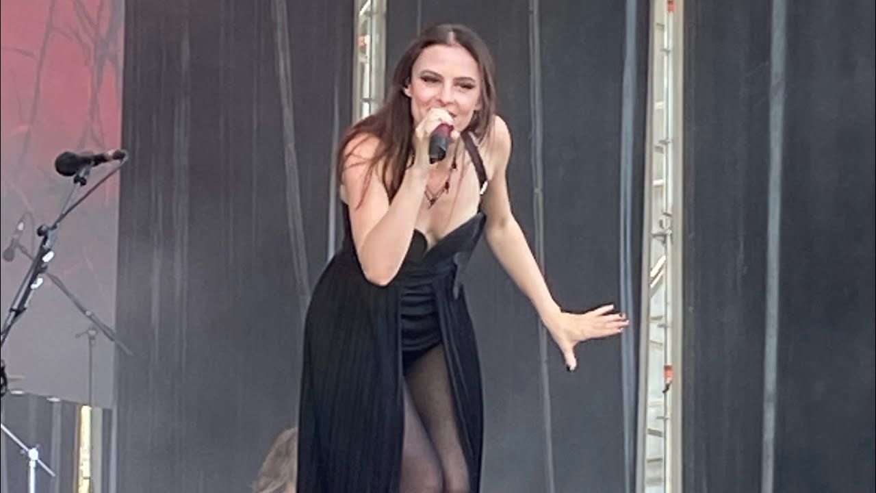 Beyond the Black- Dancing in the dark (leyendas del rock 2024)