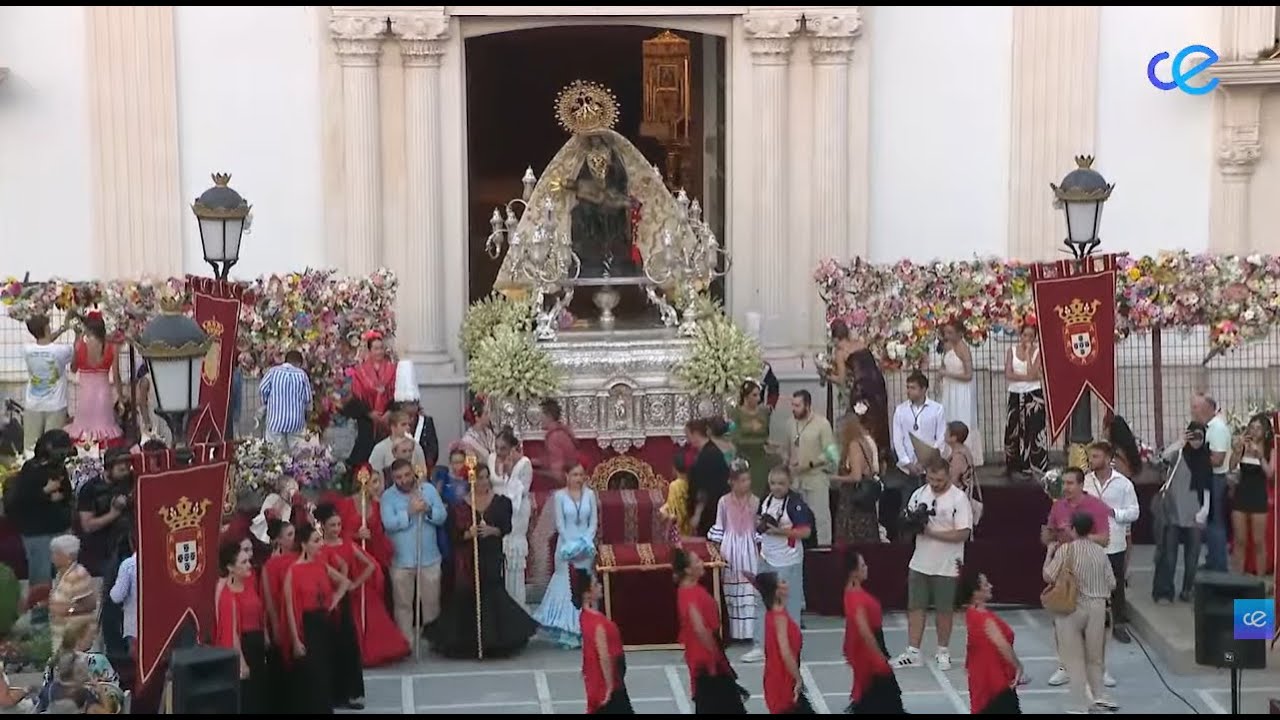 Ofrenda floral a la Virgen de África
