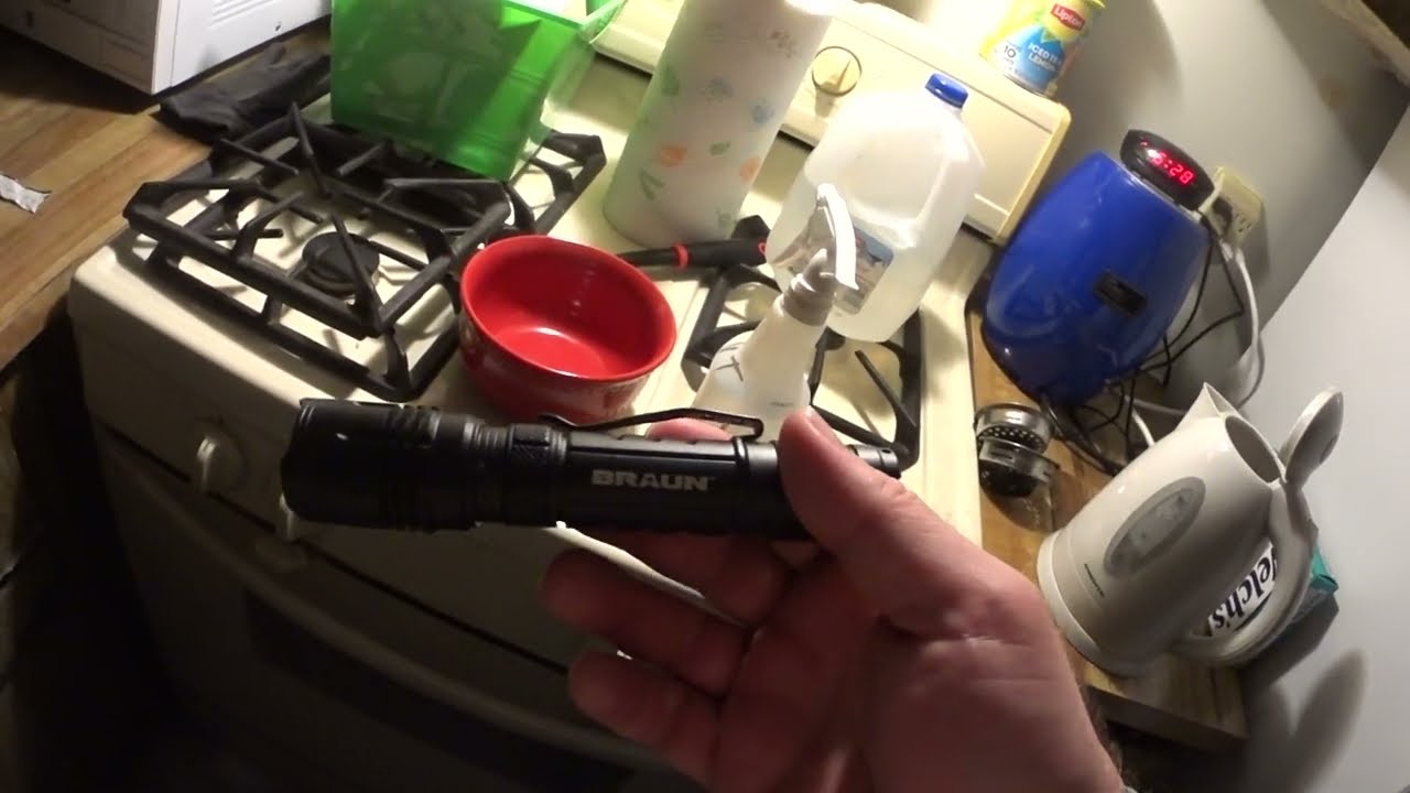 A QUICK DEMONSTRATION: BRAUN 1800 Lumen Rechargeable Waterproof Tactical LED Flashlight -  SEE  INFO