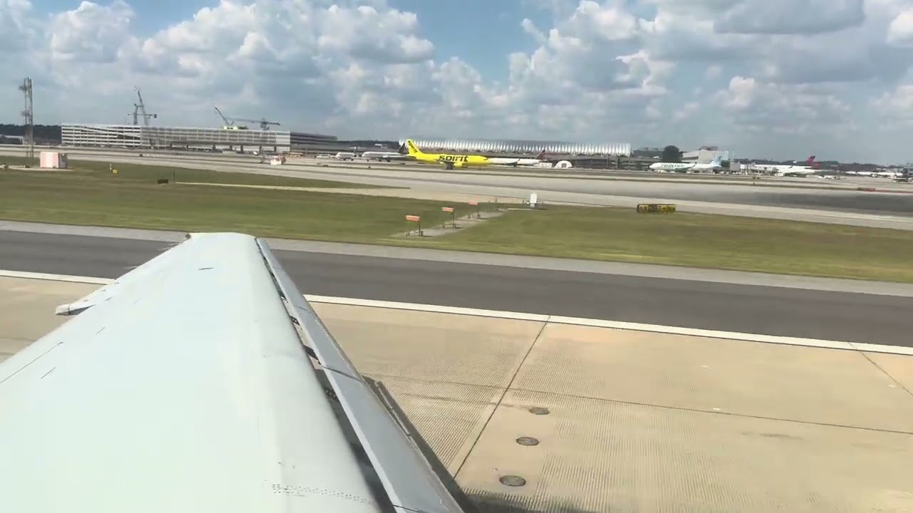 Delta B-717 Landing in ATL