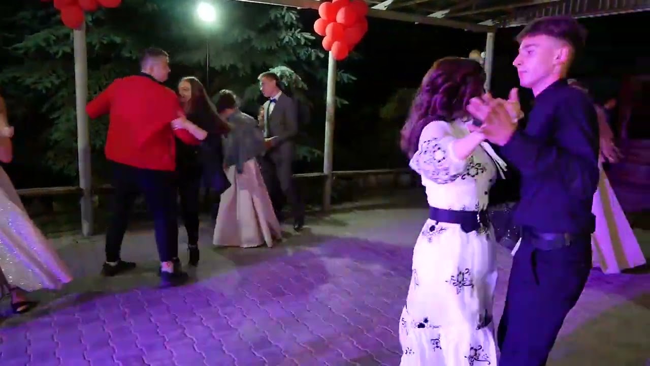 гурт Борщівська забава/Била мене мати
