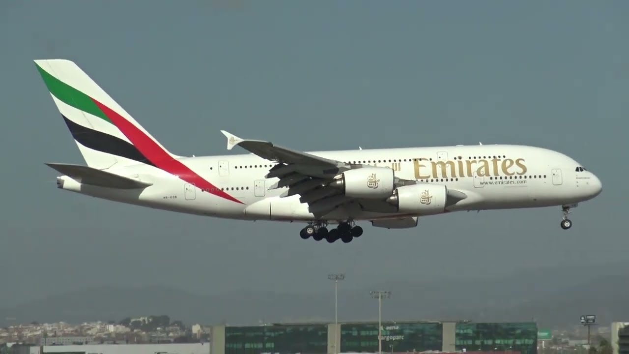 Emirates Airbus 380-800 A6-EOB Landing Barcelona LEBL